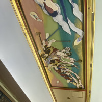 控室がある階の天井の絵画