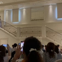 夫婦で歌って再入場出ました。この階段を使えて良かったです。