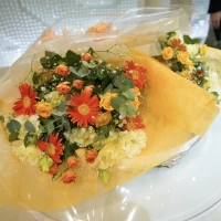 母へのプレゼントの花束です。イメージ通りで可愛いかったです。