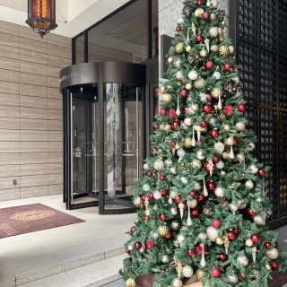 エントランスのクリスマスツリー