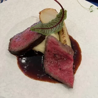 メインのお肉料理