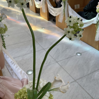 挙式会場の白の花