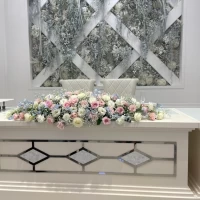 披露宴会場で新郎新婦の入場前