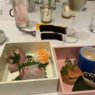 箱にはいった料理