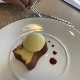 試食のデザート