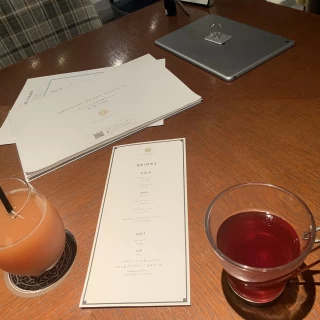 打ち合わせ中の写真です。