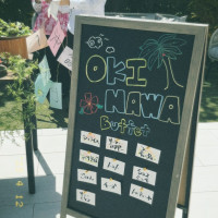 新郎新婦こだわりのデザートビュッフェならぬ沖縄ブュッフェ