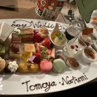 デザートブッフェをスタッフの方が持ってきてくださいました