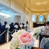 ブーケ・ブートニアセレモニーのお花と挙式会場