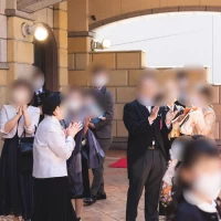 鐘を鳴らすセレモニーの広場