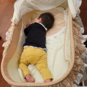 赤ちゃん用簡易ベッド貸出有。移動式なのでタイヤが付いてる|646100さんのホテルベルクラシック北見の写真(1682591)