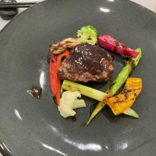 メインの肉料理