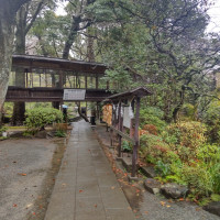 報徳会館から神社への渡り廊下 雨の日はこの場所で参進の儀