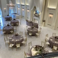 階段演出可能な披露宴会場