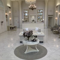 天井が高いロビー