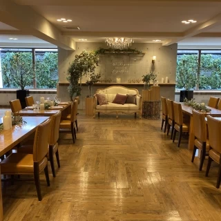 ル・メルシェ　プラスの披露宴会場