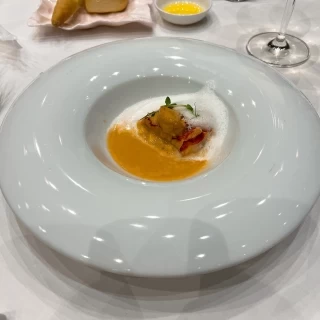 スクランブルエッグと甲殻類のフォーム