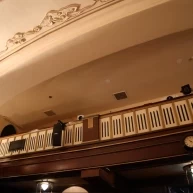 披露宴会場上の設備