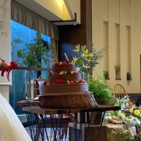チョコメインのウェディングケーキです