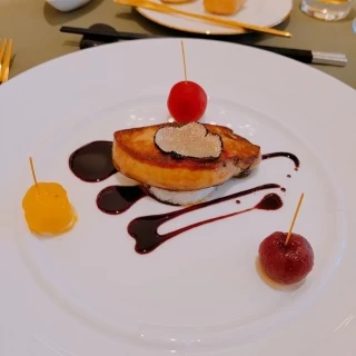 鴨フォアグラのソテー