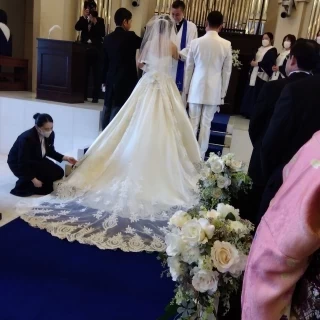 ウェディングドレス後ろ姿