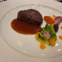 国産牛フィレ肉のソテー　グリーンペッパーソース