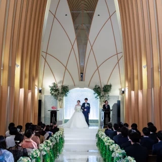 天井が高く、天使の羽が舞い降りる演出も幻想的でした