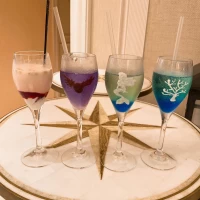 自分たちで決めたテーマを元にオリジナルカクテルを作れます！