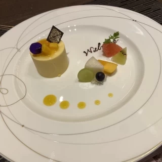 デザートは2種類のムースケーキから選べました