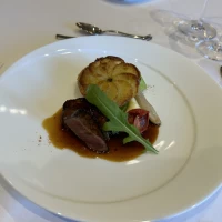 お肉が柔らかくて大きくて満足のいくメインでした