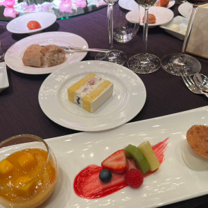 デザートはマンゴープリンや杏仁アイス、ケーキが出てきました|648080さんのマンダリン オリエンタル 東京の写真(1973980)