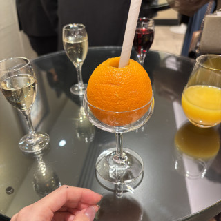 披露宴前の控え室で飲み物をいただきました