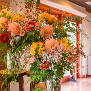 お花屋さんは、自分たちのイメージを形にしてくれます|648544さんのローズホテル横浜 別邸 ザ・ローズレジデンスの写真(1993139)