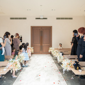 大理石風の廊下|648587さんの小さな結婚式　お台場店チャペルの写真(1870409)