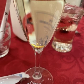 乾杯酒金箔がオシャレで飲みやすかった