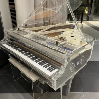 KAWAIのクリスタルピアノ（YOSHIKIモデル）