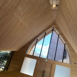 天井が高いです