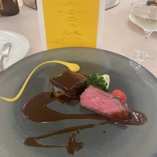 メインの肉料理