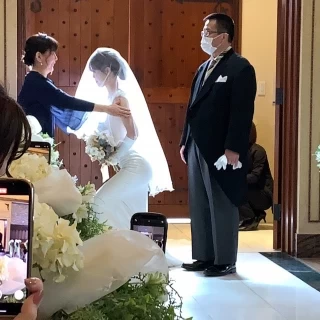 母によるベールダウン