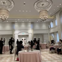 披露宴会場
天井が高いので圧迫感は少ない