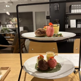 デザートをアフタヌーンスタイルで