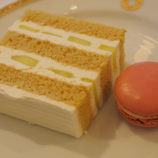 ケーキとマカロン