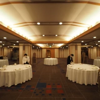 会場
