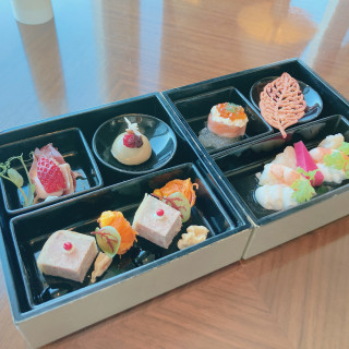 前菜の料理。見た目も味もオシャレでした。