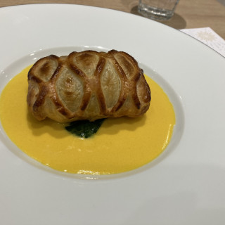 メインのお魚のパイ包み