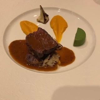 メイン肉料理