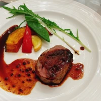 肉料理です。