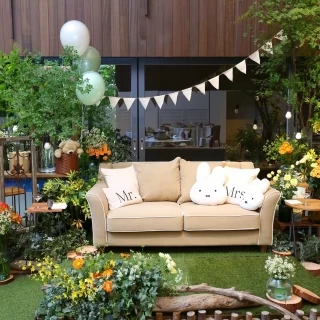 好みの色や装花の種類イメージを伝えました。