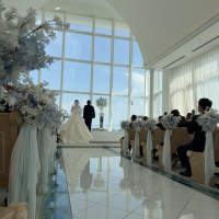 バージンロードに反射する姿も素敵でした