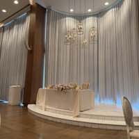 メインテーブル　後ろが窓な事もあり開放感を感じました